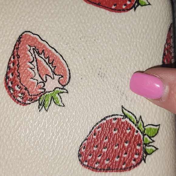 Coach New York Strawberry Cream Snap Wallet Zip Pouch ID - Picture 5 of 8